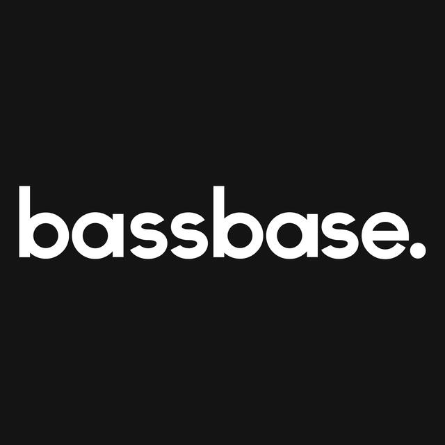 Stationsbild bass-base